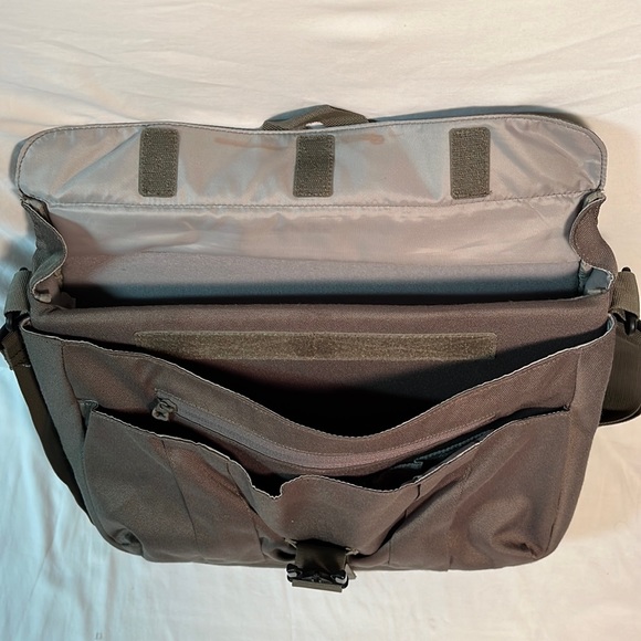 STM Scout 2 Medium Laptop Shoulder Bag , Olive - Picture 5 of 16